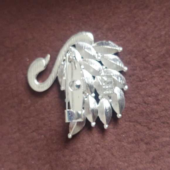 Clear Rhinestone Swan Brooch - Picture 3 of 3
